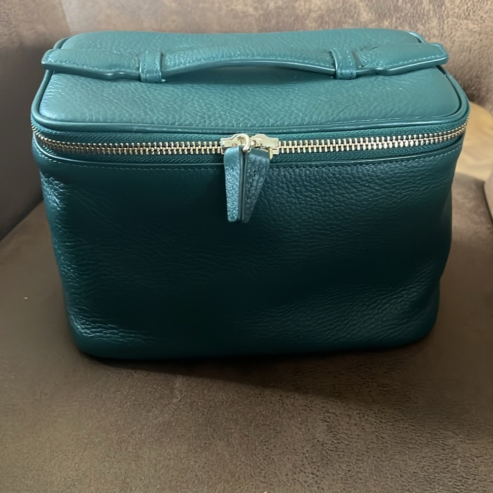 Leatherology Medium Train Case in Emerald